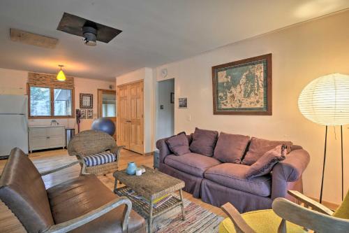 Northport Casa | Idyllic Northport Cottage, Walk to Lakeside!