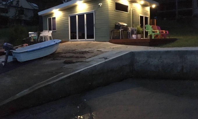 North Arm Cove Cabina | Idyllic Parents Retreat - Waterfront