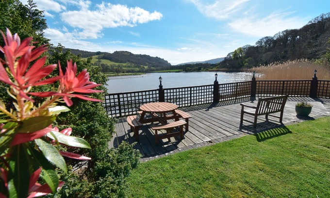 Tal-y-Cafn Casa | Idílica casa galesa junto al río: junto a Snowdonia y cerca de las playas del norte de Gales