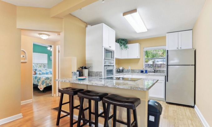 Park East Casa | Idyllic Sarasota Getaway w/ Private Backyard Patio