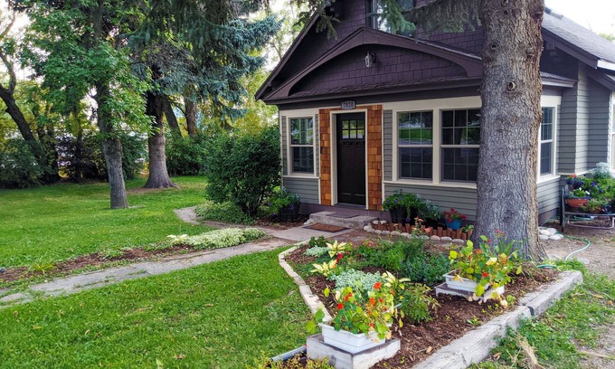Amsterdam Casa | Idyllic setting near Bozeman International Airport