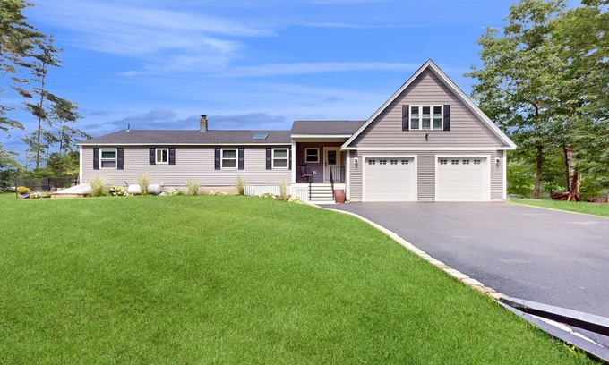 Manchester Casa | Idyllic & sunny lakefront home with large patio & views - near golf & skiing