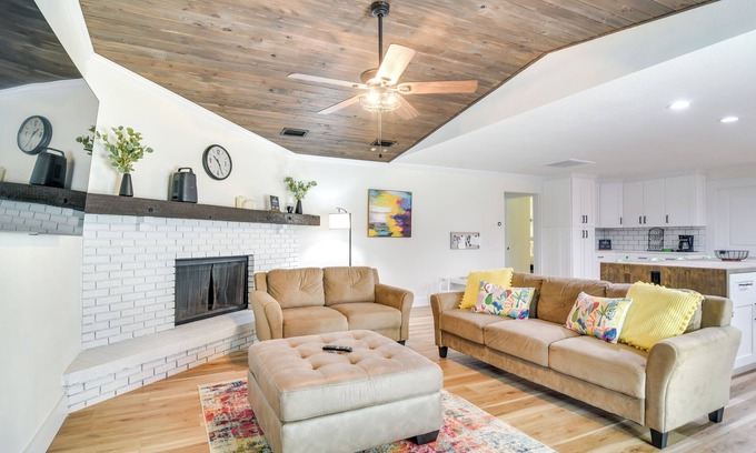 Greater Northdale Casa | Idyllic Tampa Home w/ Private Pool: 11 Mi to Beach