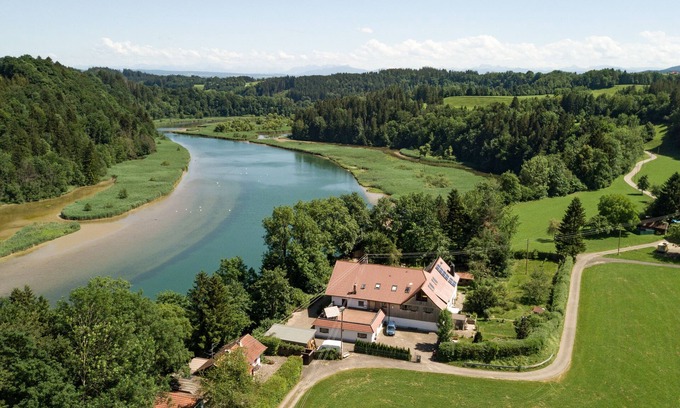 Altusried Apartamento | Idyllic vacation apartment with 2 bedrooms and balcony in the house on the Iller
