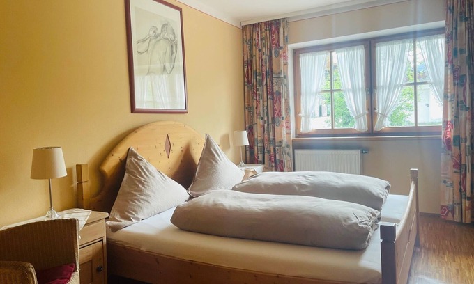 Bad Feilnbach Apartamento | Idyllic vacation apartment Bina with south-facing terrace