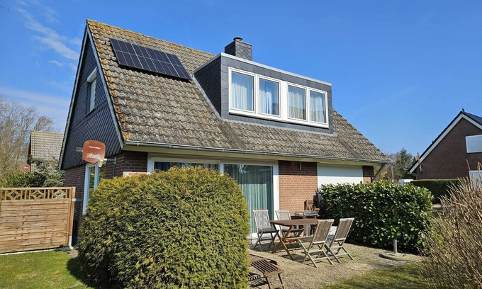 Vitzdorf Apartamento | Idyllically situated apartment on the 1st floor with a view of the countryside and rapeseed fields.