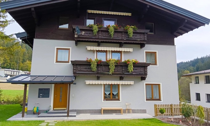 Langkampfen Apartamento | Idyllically situated apartment, 800m to the ski bus
