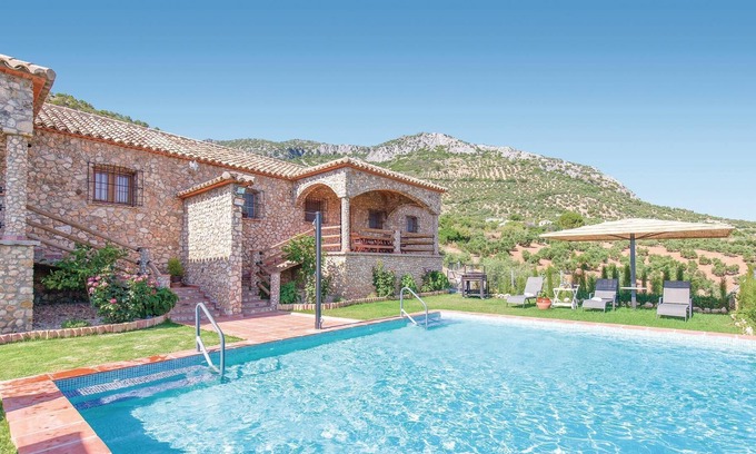 Algodonales Casa | Alojamiento de 6 habitaciones en Algodonales
