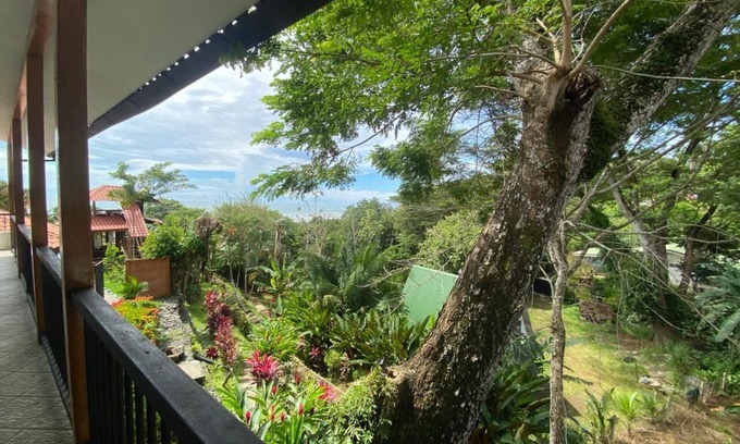 Esterillos Apartamento | Iguana apartmento 3— 5 min walk to the beach!