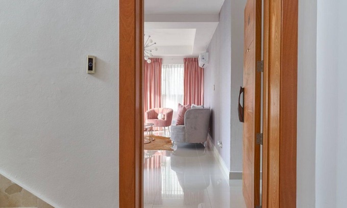 Evaristo Morales Apartamento | NEW-APTO CENTRICO A LA CIUDAD,SEGURIDAD 24/7-3BR-3.5-BRO-GYM,FREE WIFE & PARKING
