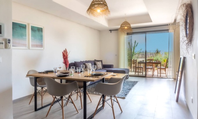 Tamrhakht Apartamento | Ijdi Taghazout-Apartamento-De Lujo-Baño para personas con movilidad reducida