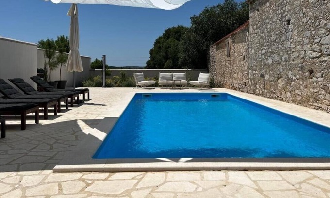 Velim Casa | Ika stone house Surrounded by nature