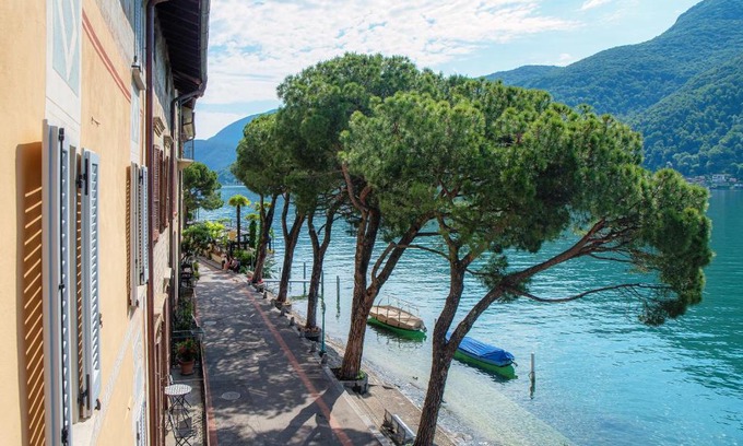 Morcote Apartamento | Il Balcone sul Lago by Quokka 360 - historic lakeside flat in Morcote