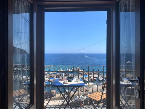 Malfa Apartamento | Il Balcone sul molo di Malfa