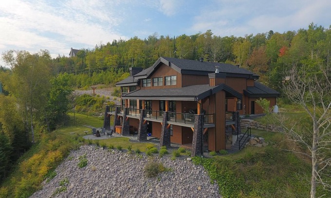 Petite-Riviere-Saint-Francois Cabina | Ilaali: decoración elegante estilo cabaña y vistas panorámicas del río San Lorenzo