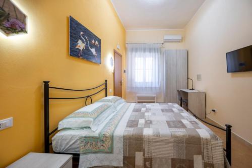 Avola Casa | Il cappello sulle 23! Camere in locazione