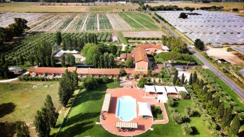Borgo Santa Maria Casa | Il Casale Corte Rossa