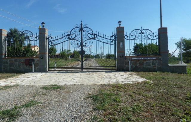 Viterbo Casa | Il CASALE NELLA TUSCIA. BIOFARM. Casa nel Giardino