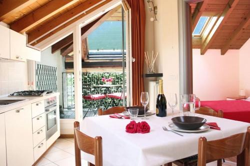 Colico Piano Apartamento | "Il Cortile" Apartment