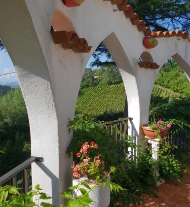 Montabone Cama Y Desayuno | Il Giardino di Mai Exclusive B&b
