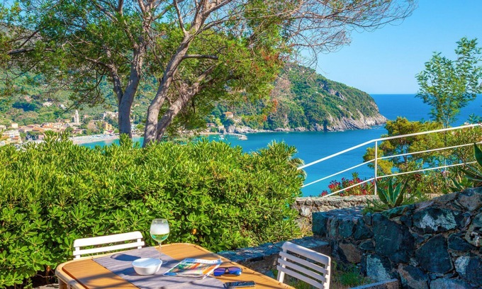 Valle Santa Apartamento | Il Giardino Sul Mare, jardín sobre el mar, vista al mar, confortable para 4, Levanto