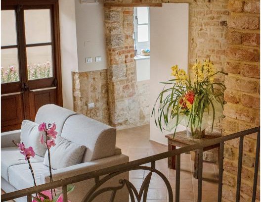 Guarene Cama Y Desayuno | Il Giardino sul Tetto B&B