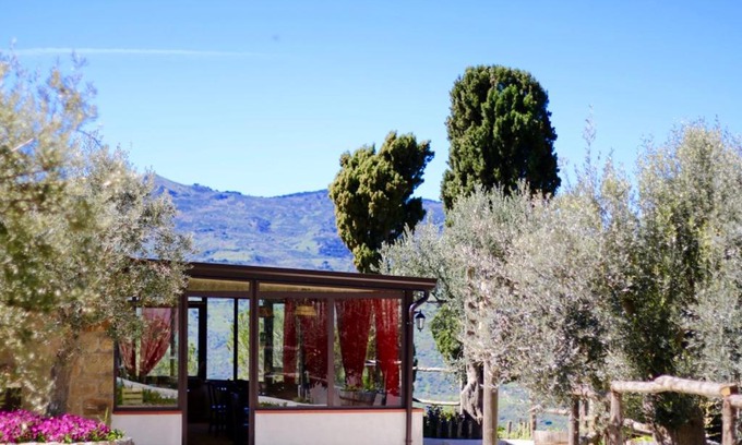 Pettineo Casa | Il Giglio