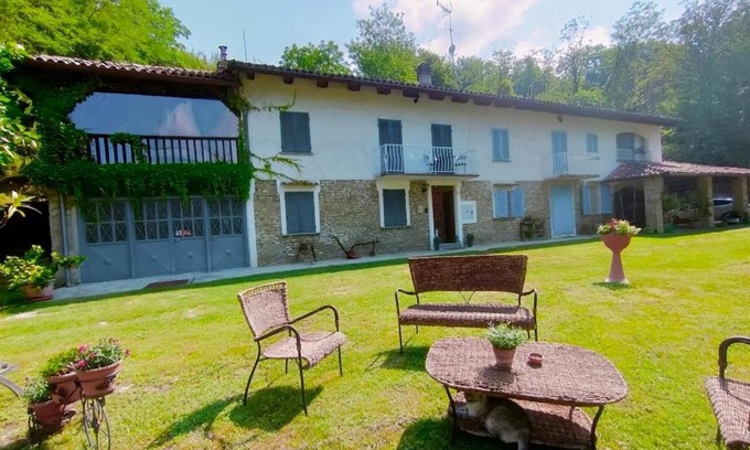 Santo Stefano Belbo Casa | Il mestiere di vivere -casa vacanze-