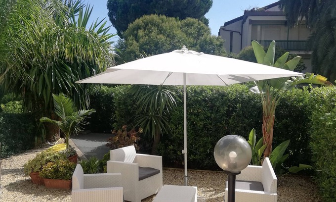 Bordighera Apartamento | Il Mirabello, apartamento con jardín privado. Cerca del centro y del mar.