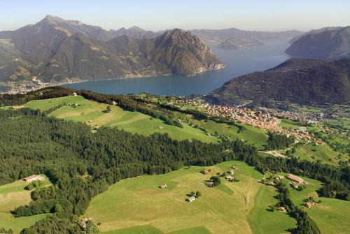 Bossico Casa | Il nido in montagna Mountain Lake Iseo Hospitality
