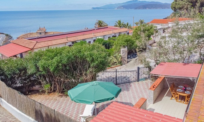 Innamorata Casa | Il Nido offers a relaxing vacation a stone's throw from the sea.
