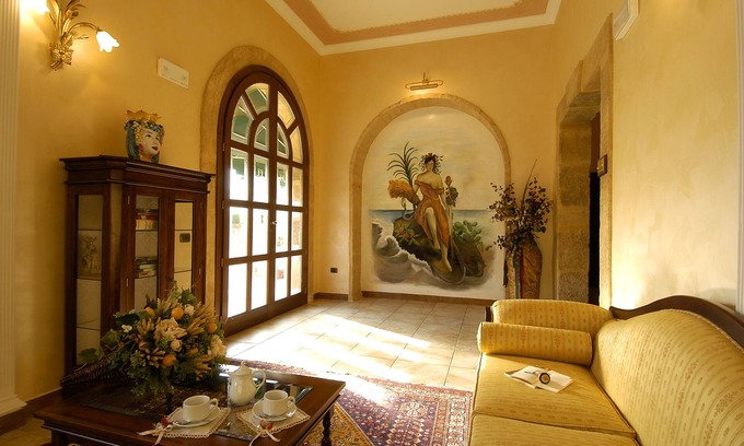 Syracuse Hotel | Il Podere Hotel Restaurant