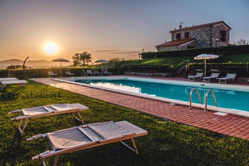 Pieve di Santa Luce Casa | Il Poggio Della Pieve Apartments