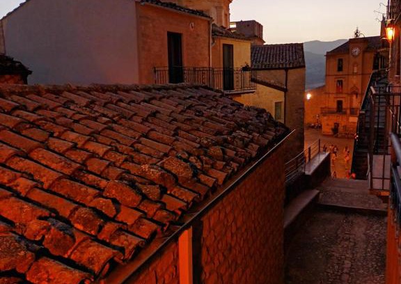 Gangi Casa | Il vicolo dei tetti