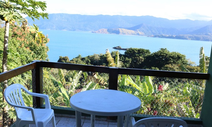 Praia Grande Casa | Casa Ilhabela con vista al mar y vacaciones a 250 mts de la arena.