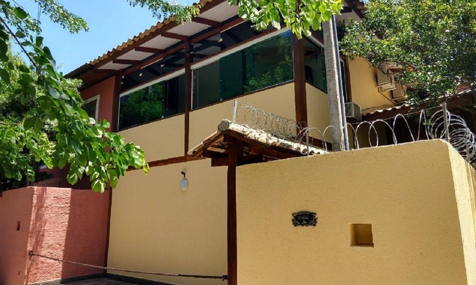 Saco da Capela Casa | Ilhabela adosado cerca del Club de Mar
