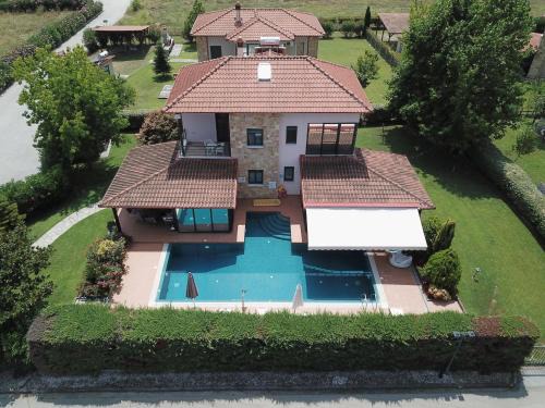 Skotina Casa | Iliana
