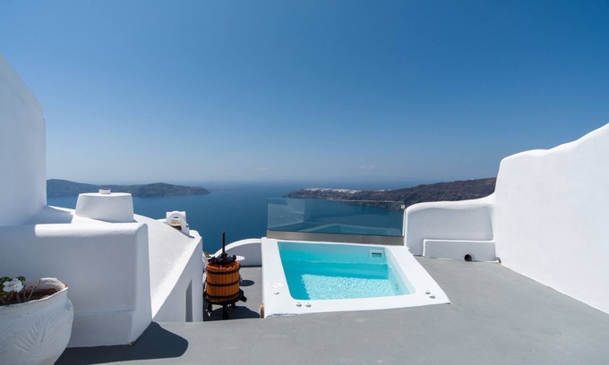 Imerovigli Hotel | Ilioperato Traditional Apartments
