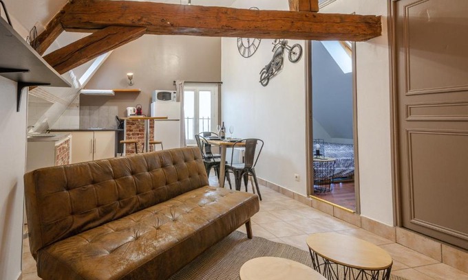 Etampes Apartamento | iLOC Appartement Étampes, Place Saint Gilles