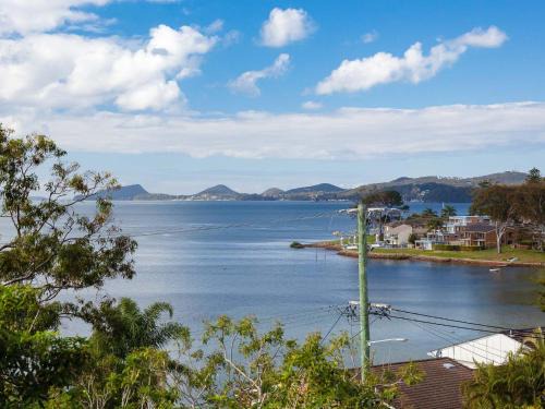Soldiers Point Casa | Iluka Stunning Air Conditioned house with WI FI and Water Views
