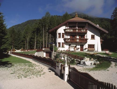 Rasun di Sotto Apartamento | Im weißen Schlössl Friedemann