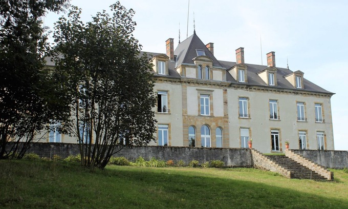 Beaumont-Sardolles Casa | Imagínese en un ambiente de la antigua nobleza de Francia.