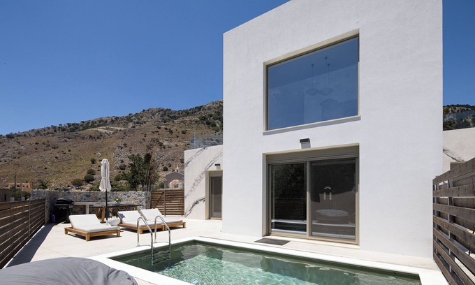 Khora Sfakion Villa | Free* Heated Pools in mountains!