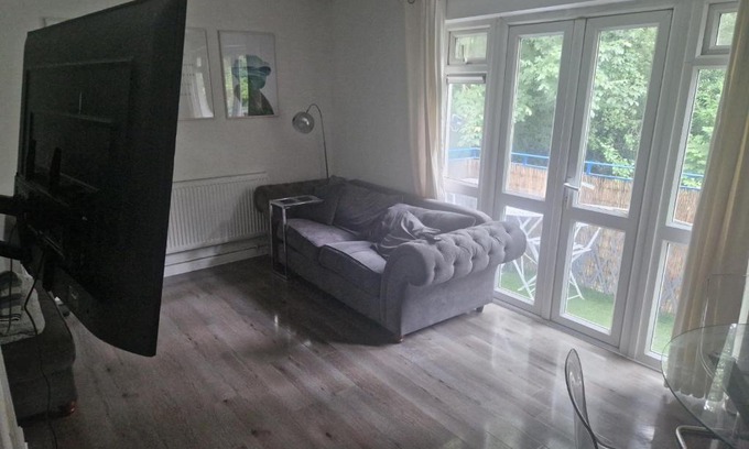 Waltham Forest Apartamento | Immaculate 1-Bed Apartment in Woodford Green