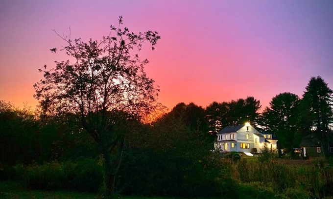 Kennebunkport Casa | Immaculate 4BR Farmhouse - Family Paradise w/ Jungle Gym - Mins To Dock Square