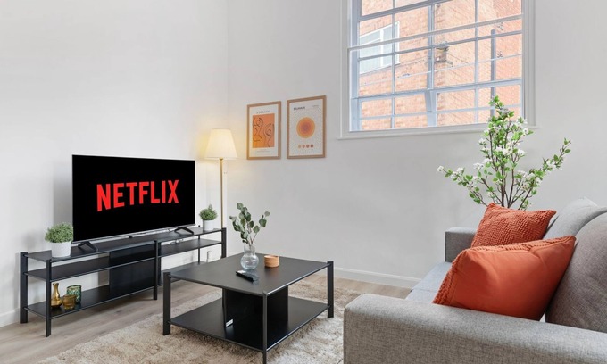 Newark Apartamento | Immaculate Apartment | Perfect for Contractors!