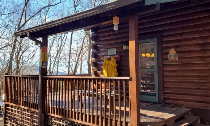 Clayton Cabina | Immaculate Cozy Cabin W/ Breathtaking Views