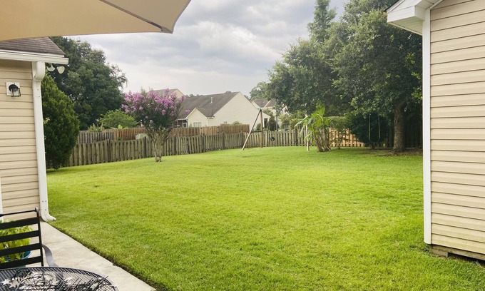 Summerville Casa | Immaculate Farmhouse Style Southern Rental