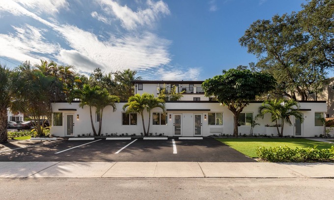 Colee Hammock Apartamento | Immaculate One-Bedroom Vacation Rental- WALK TO LAS OLAS