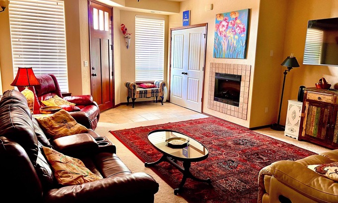 Coeur d'Alene Condominio | Immaculate w/all you need. Min 14 days. CDA 6 miles. Book directly with host.